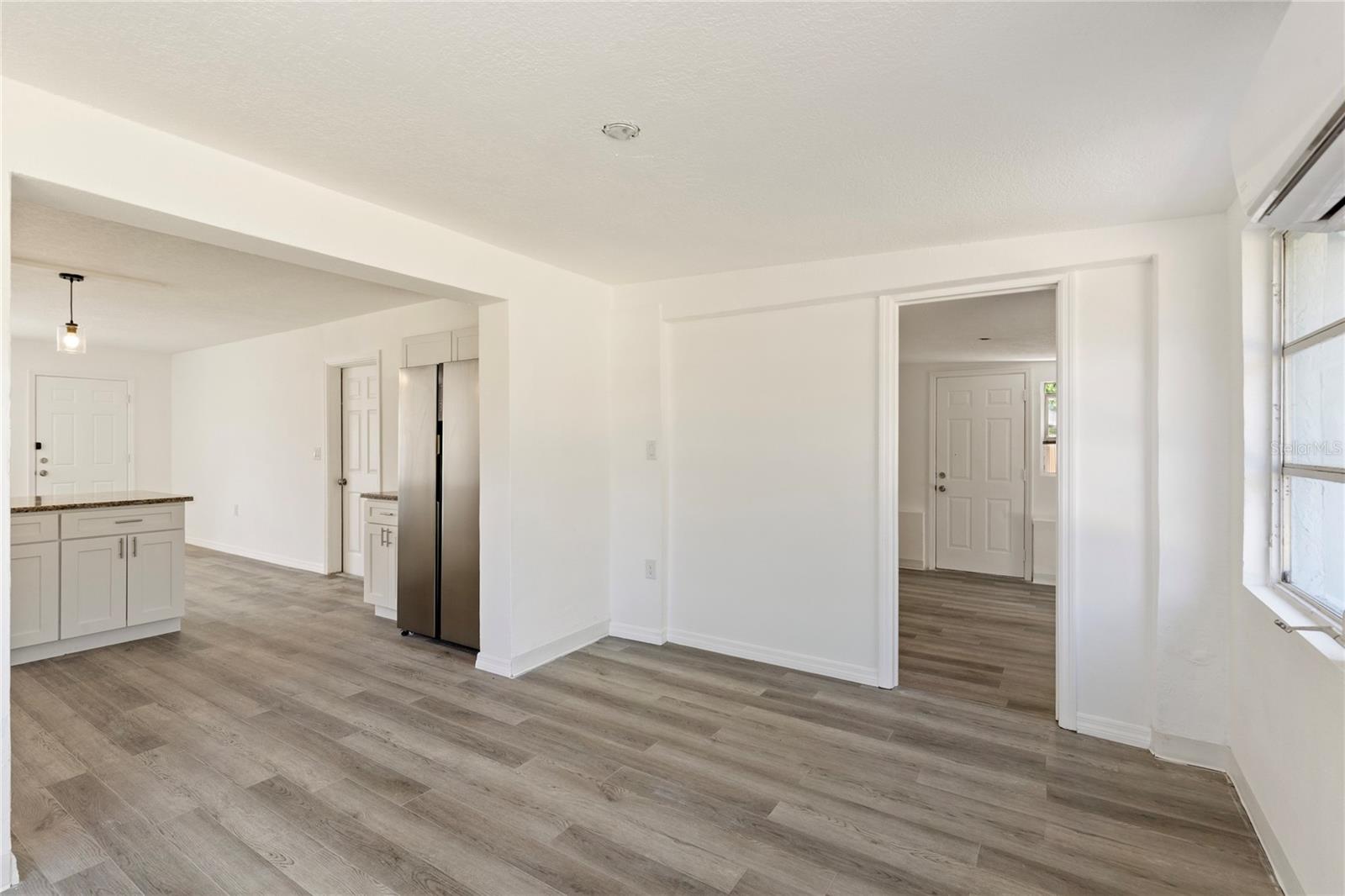 Image 19 of 40 For 4905 Largo Terrace