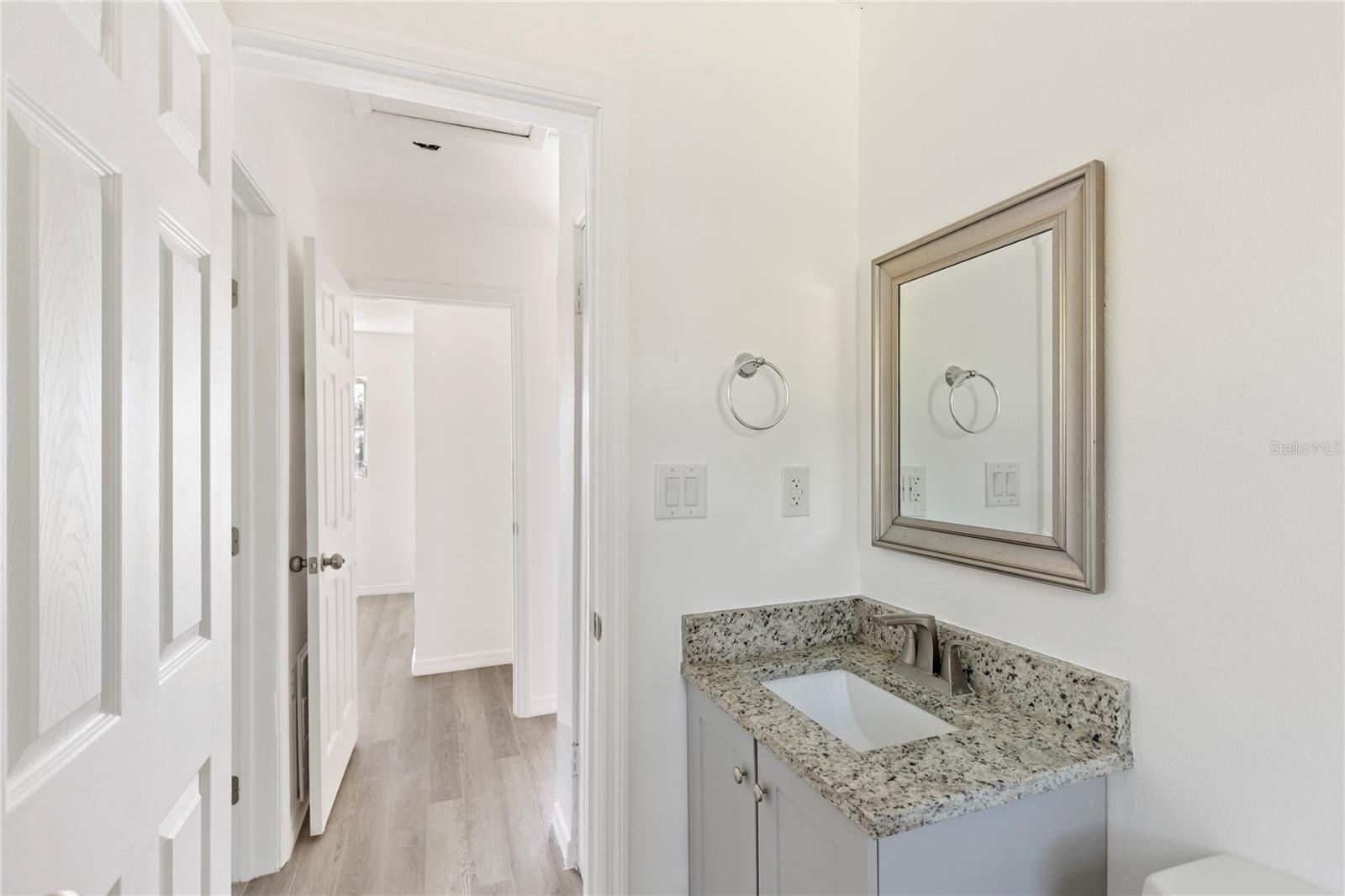 Image 21 of 40 For 4905 Largo Terrace