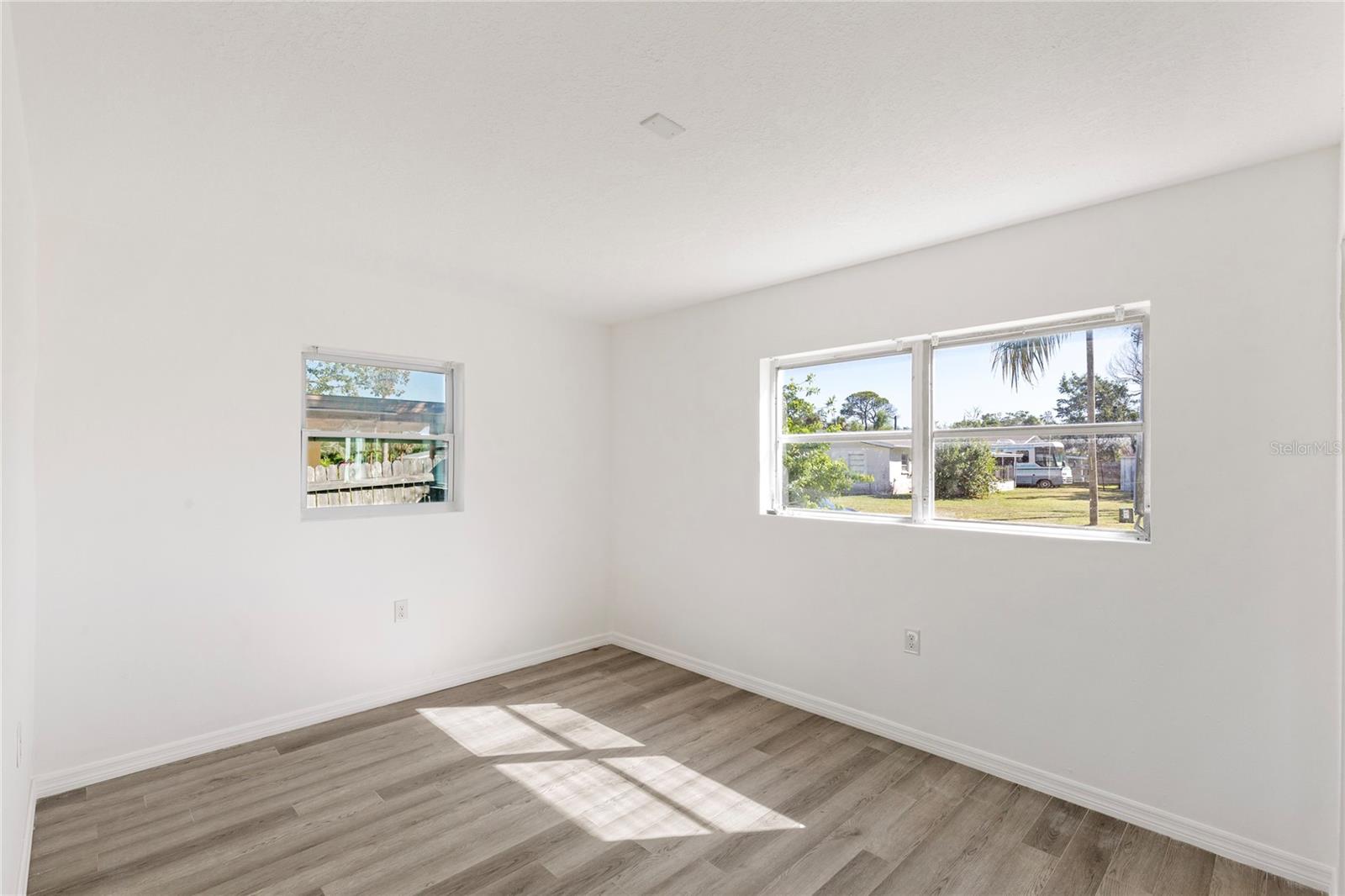 Image 24 of 40 For 4905 Largo Terrace