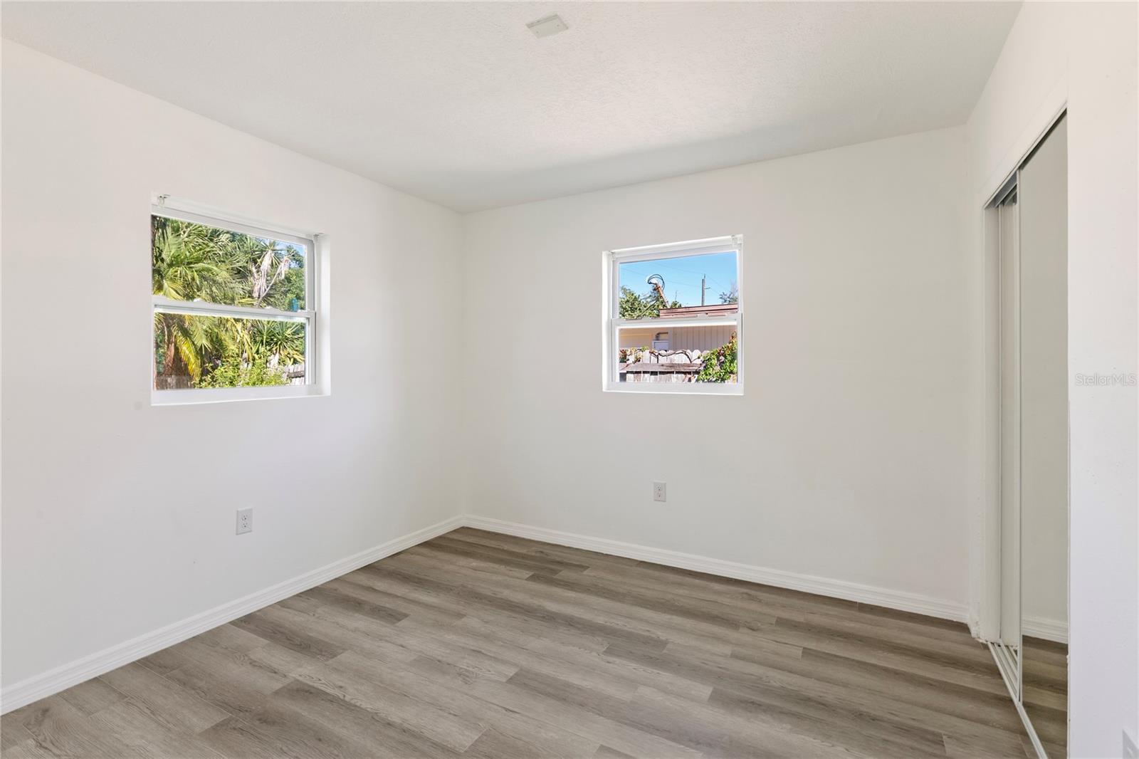 Image 29 of 40 For 4905 Largo Terrace