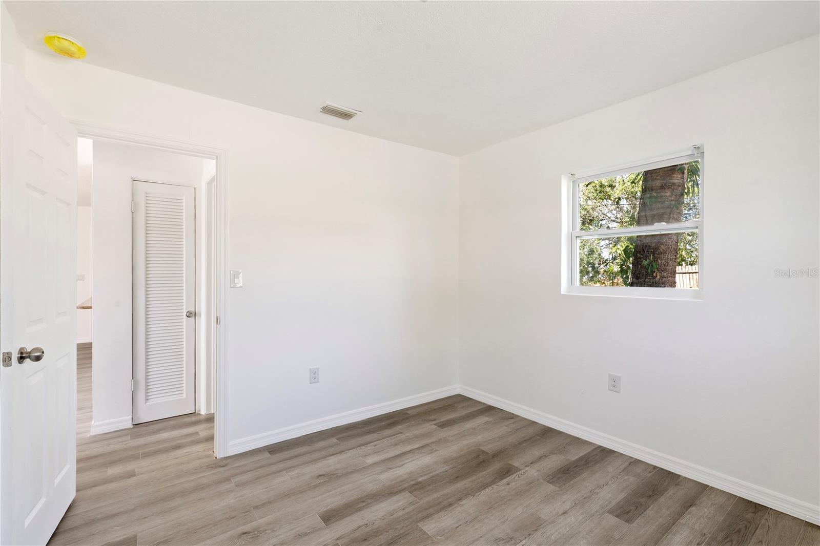 Image 30 of 40 For 4905 Largo Terrace