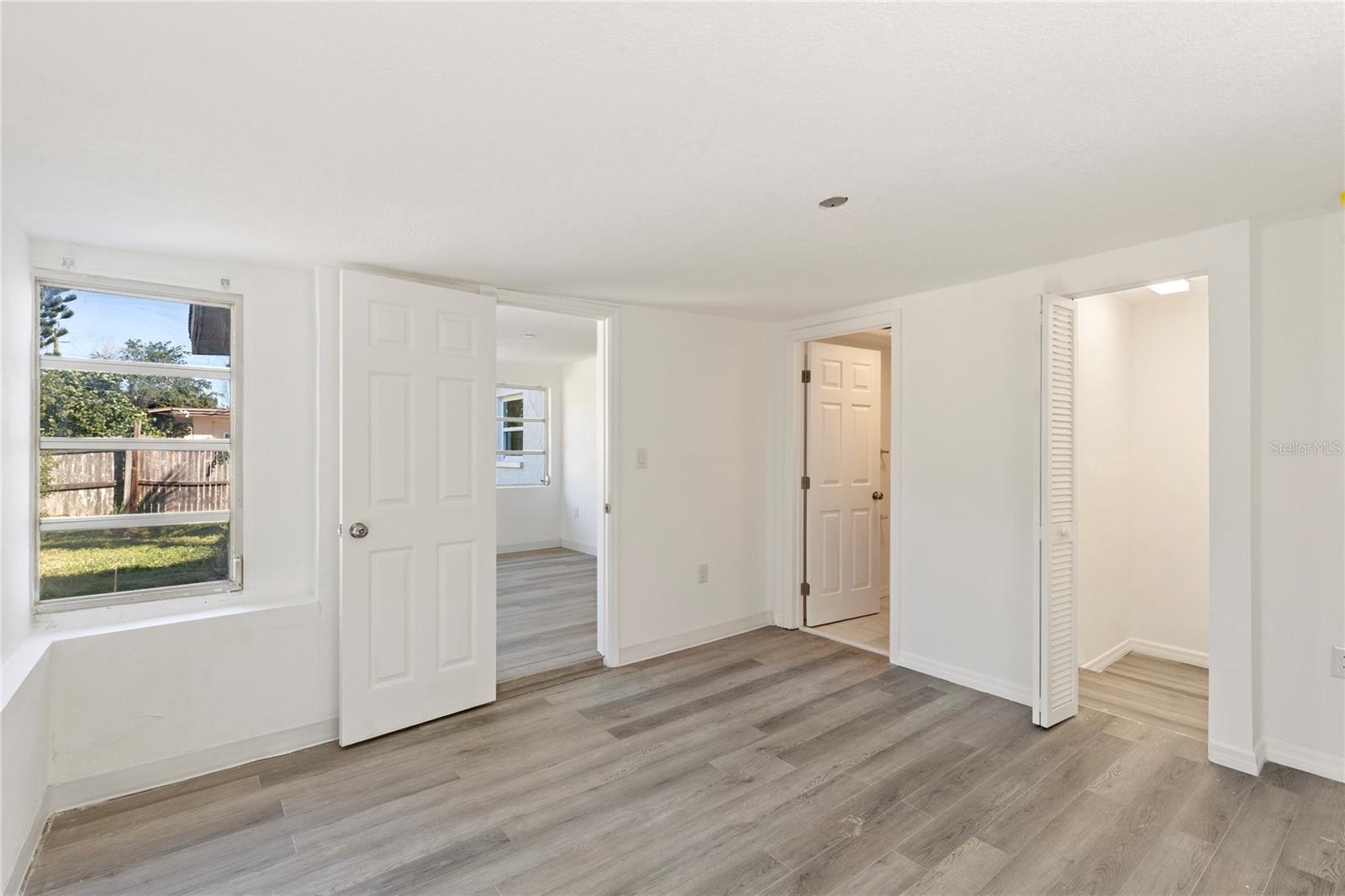 Image 32 of 40 For 4905 Largo Terrace