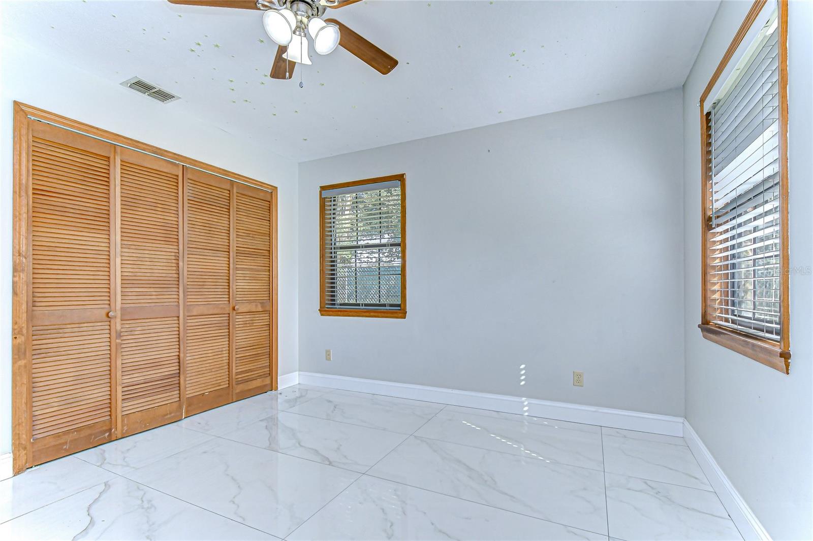 Image 30 of 40 For 16349 Spring Valley Road