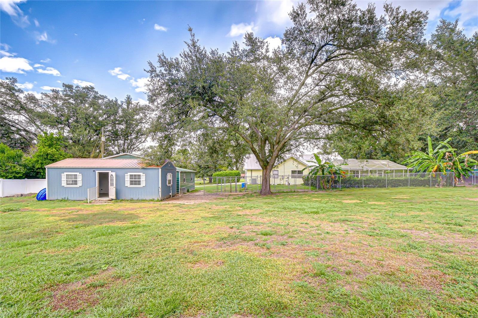 Image 7 of 40 For 16349 Spring Valley Road