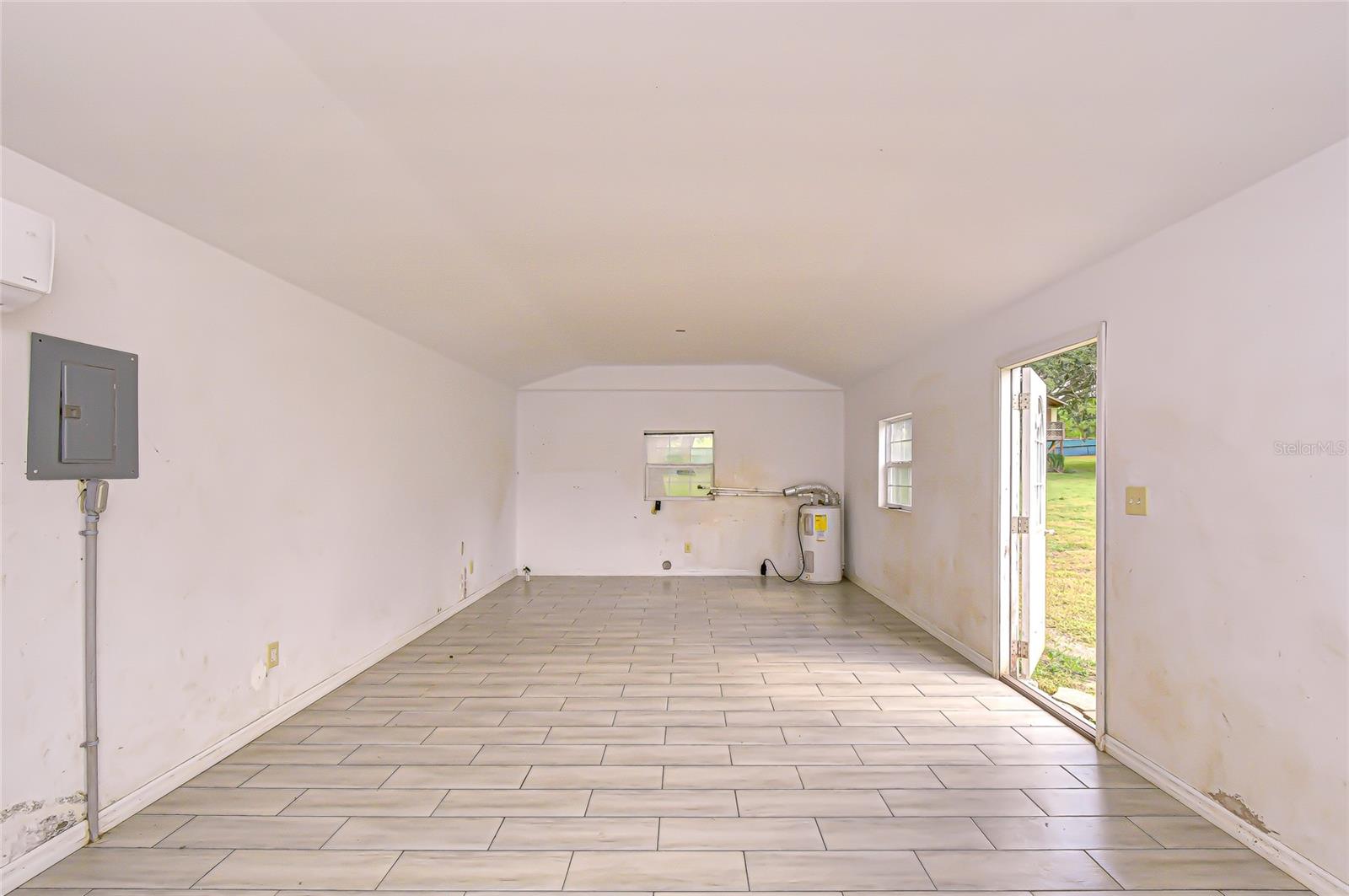 Image 8 of 40 For 16349 Spring Valley Road