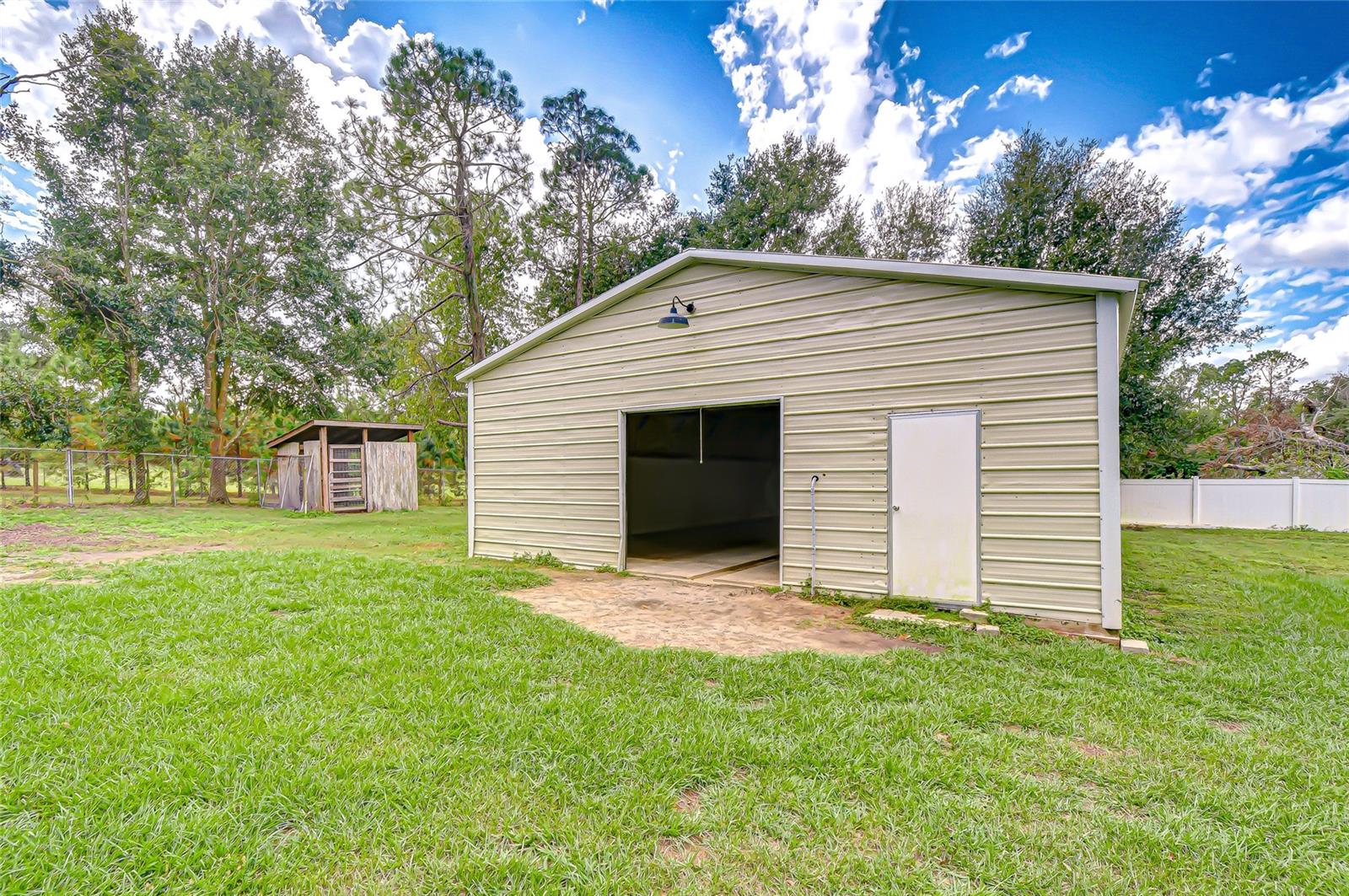 Image 9 of 40 For 16349 Spring Valley Road