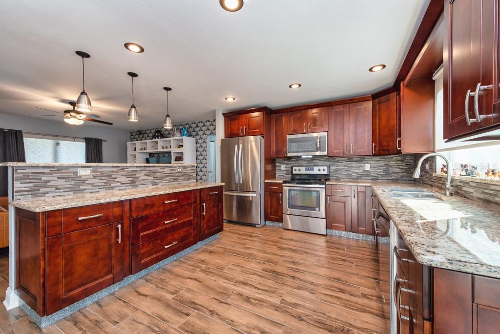 Image 10 of 41 For 12934 83rd Avenue