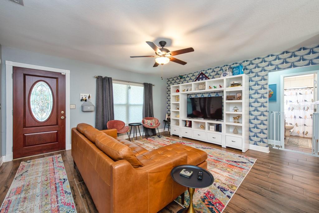 Image 6 of 41 For 12934 83rd Avenue