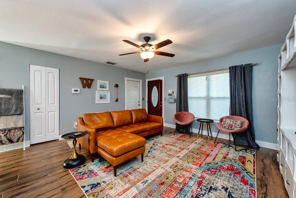 Image 7 of 41 For 12934 83rd Avenue