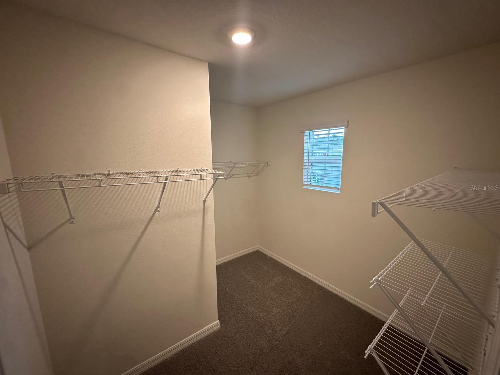 Image 10 of 11 For 687 Park Place Boulevard