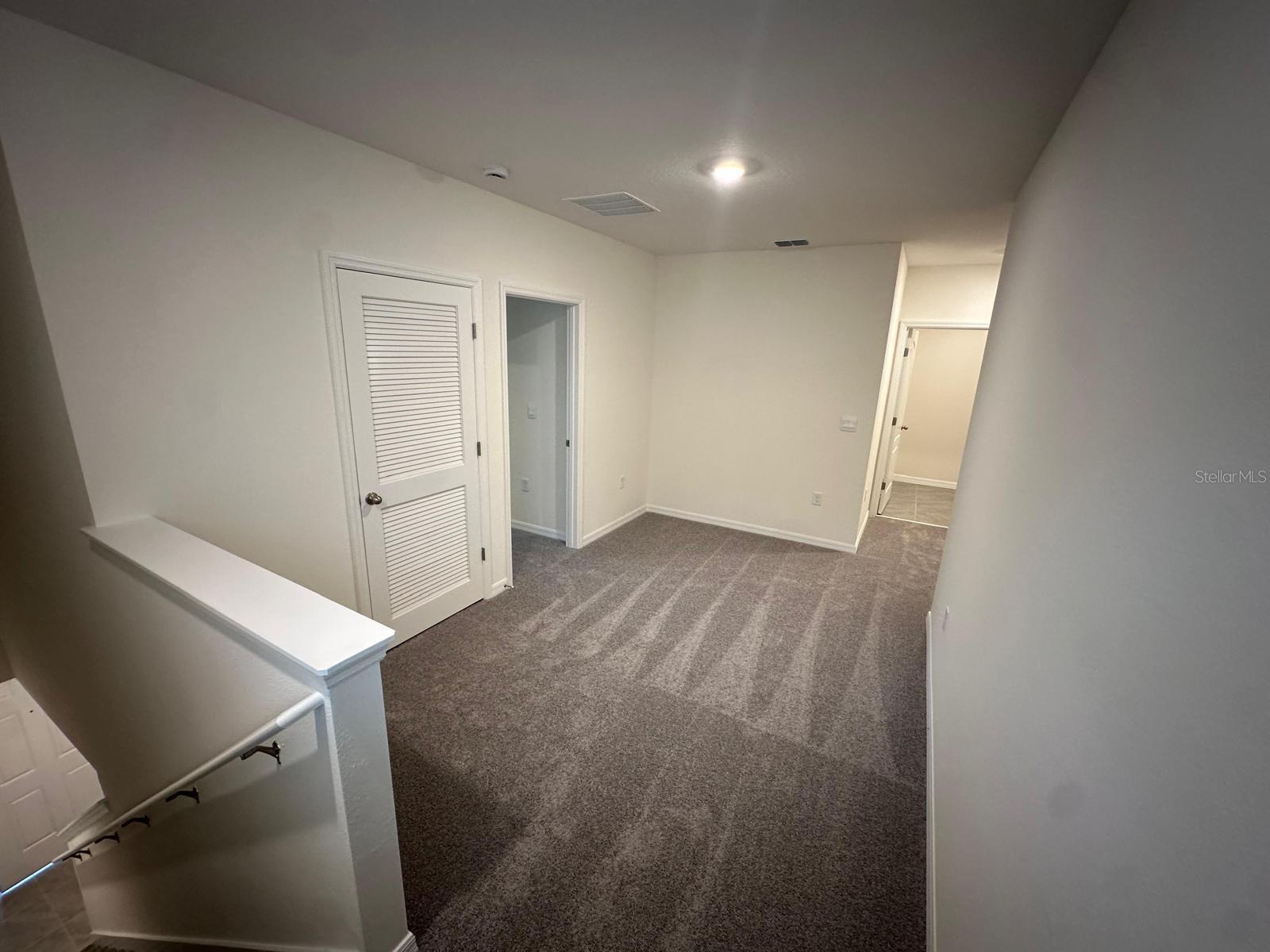 Image 8 of 11 For 687 Park Place Boulevard