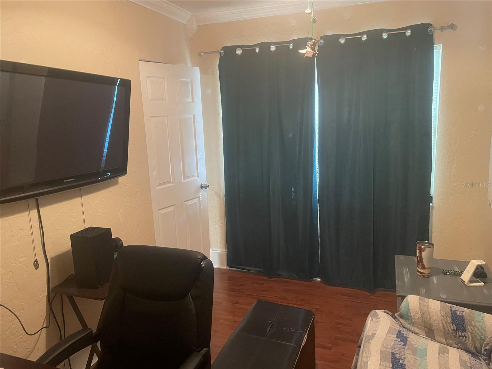 Image 10 of 35 For 2133 43rd Avenue N