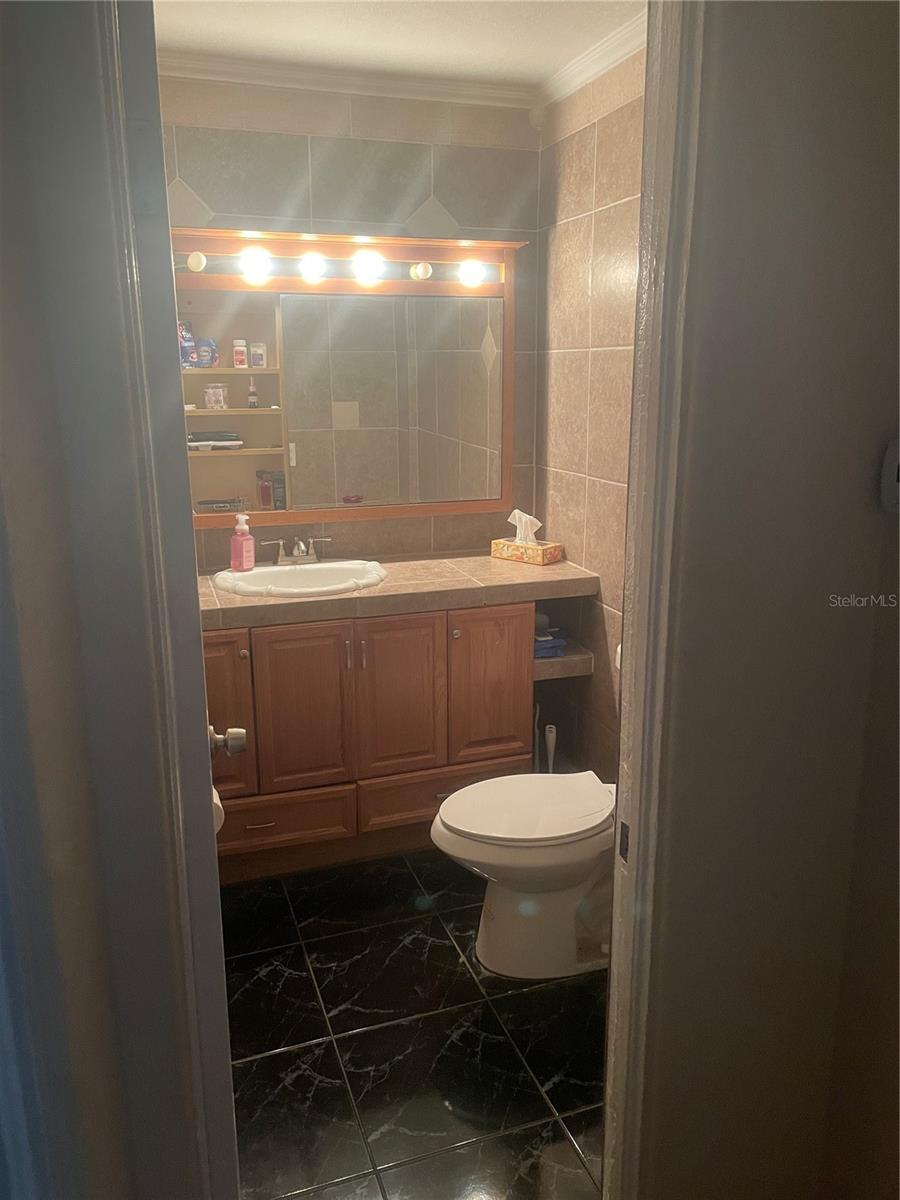 Image 11 of 35 For 2133 43rd Avenue N