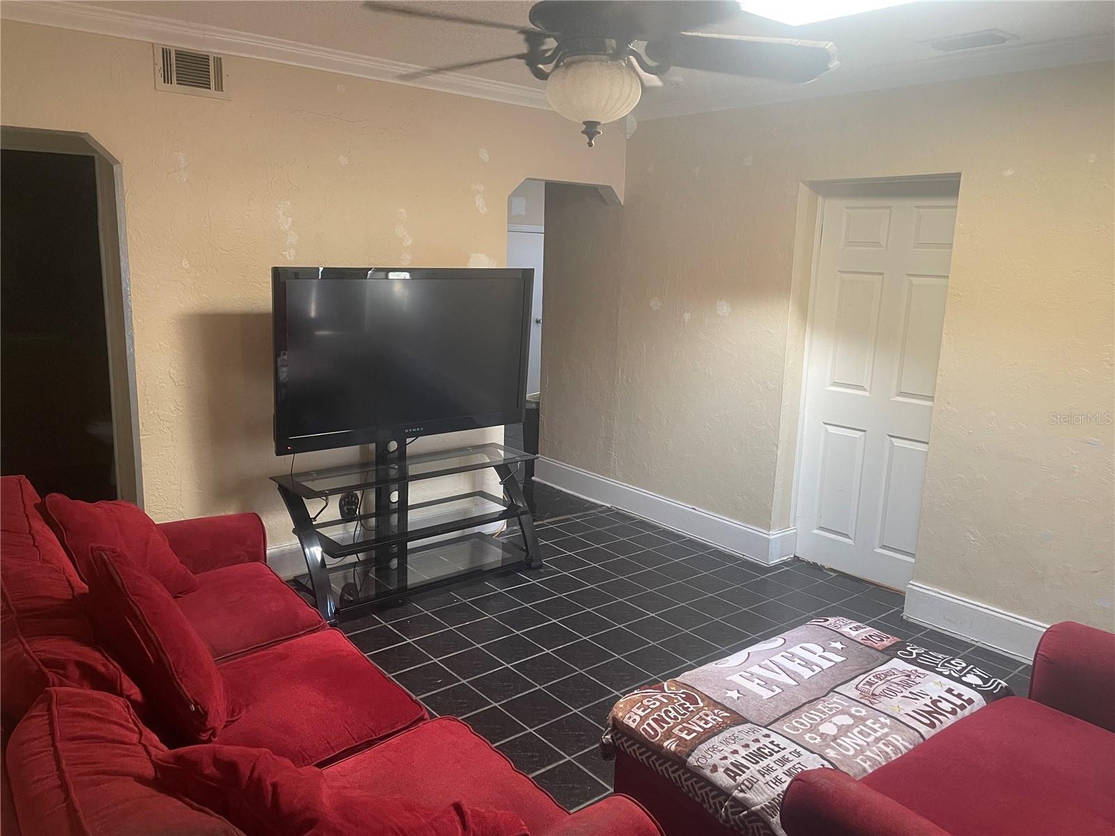 Image 5 of 35 For 2133 43rd Avenue N