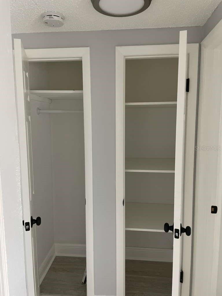 Image 10 of 27 For 10106 Royal Acres Court