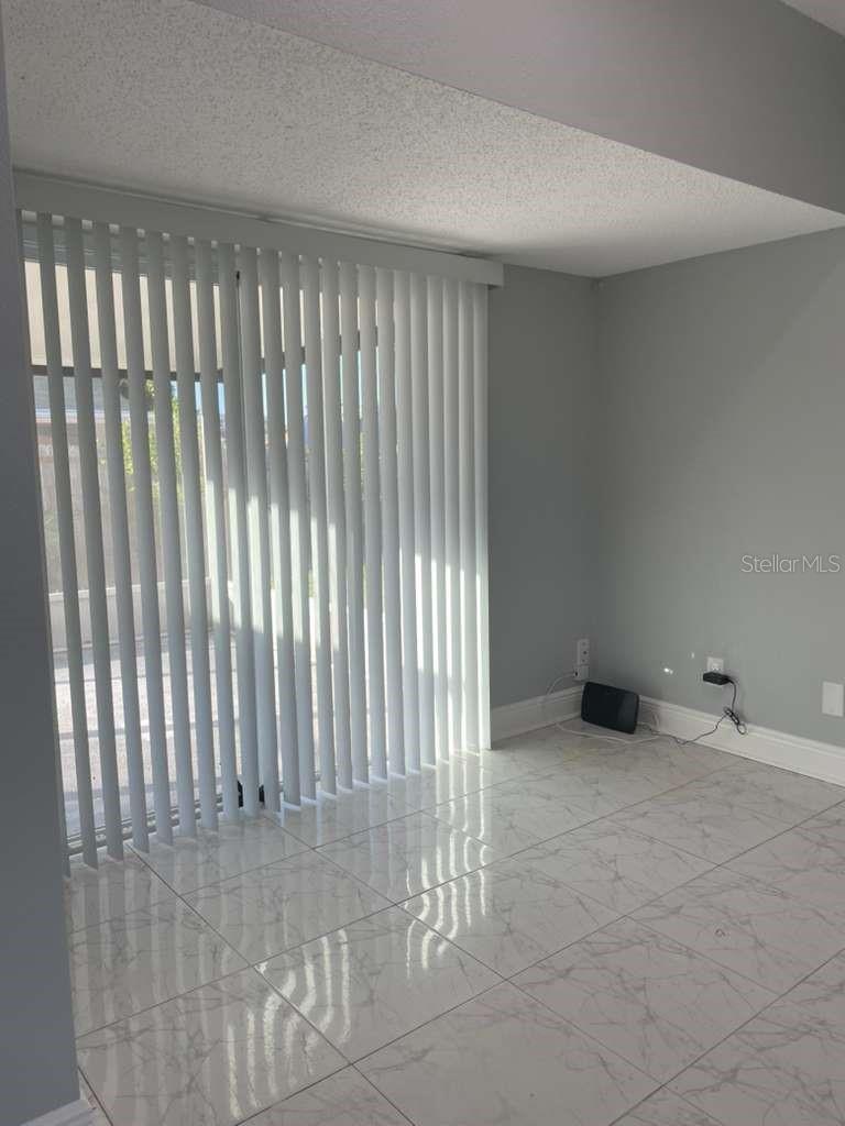 Image 12 of 27 For 10106 Royal Acres Court