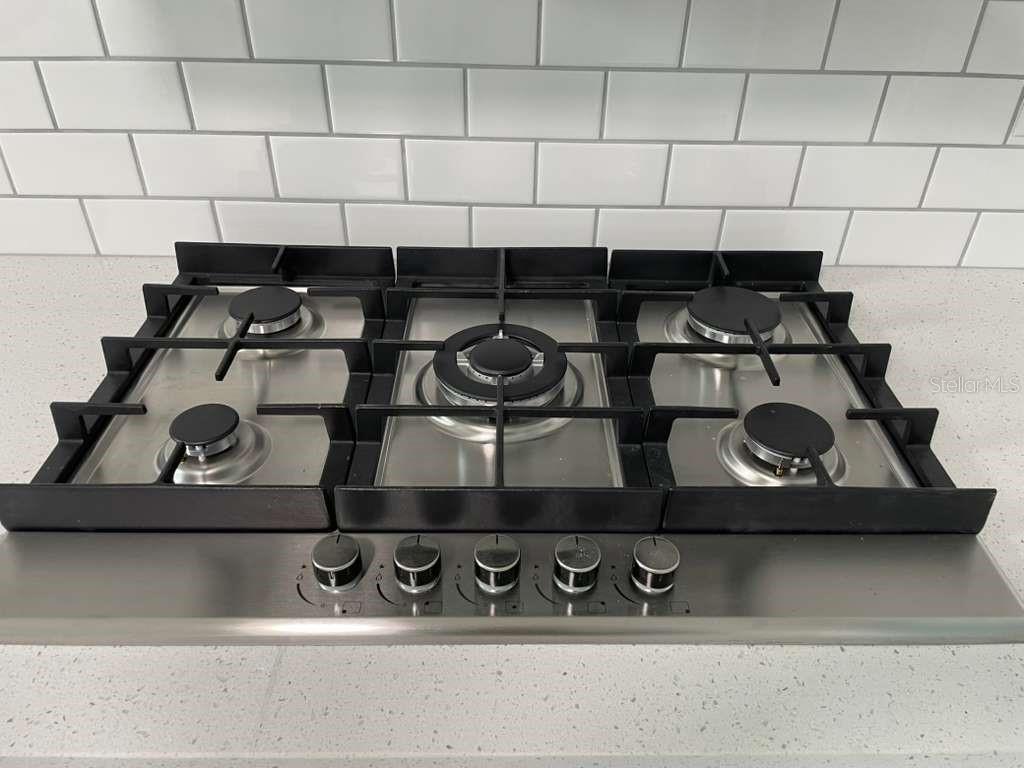 Image 18 of 27 For 10106 Royal Acres Court