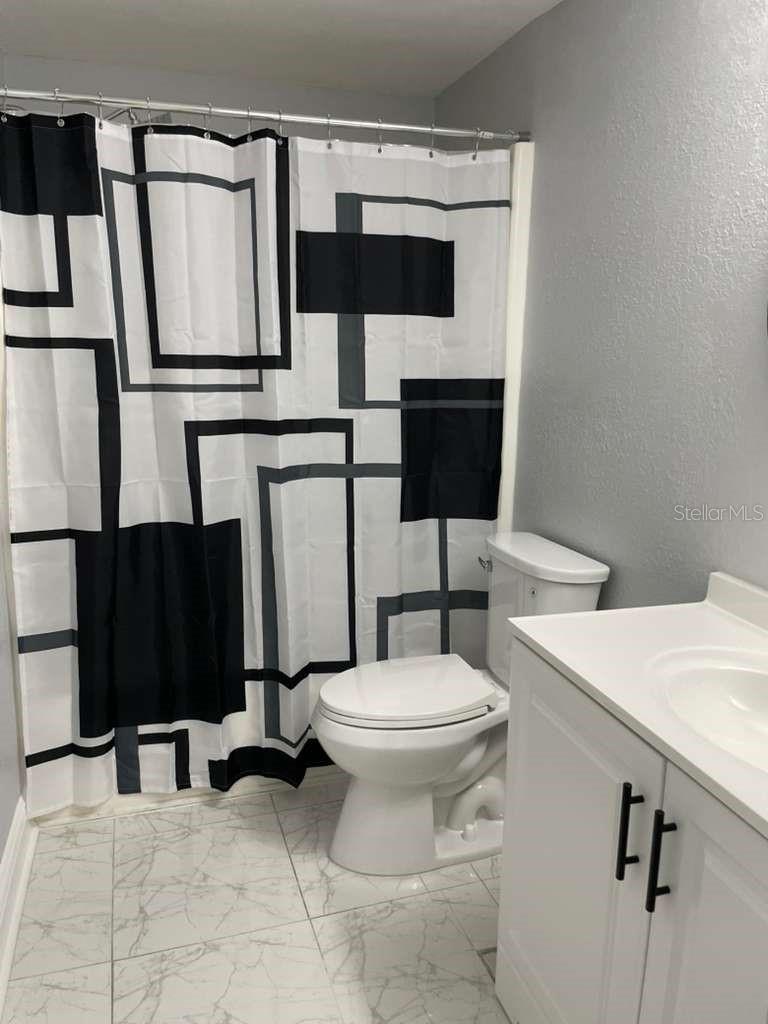 Image 19 of 27 For 10106 Royal Acres Court