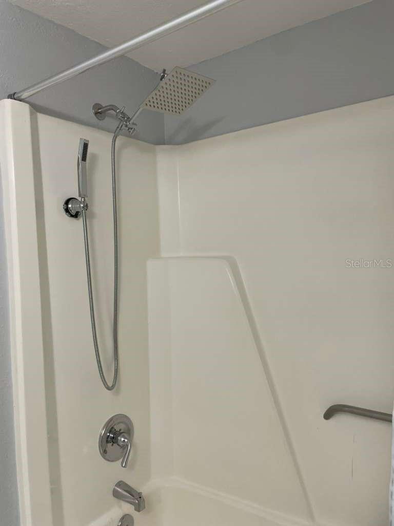 Image 21 of 27 For 10106 Royal Acres Court