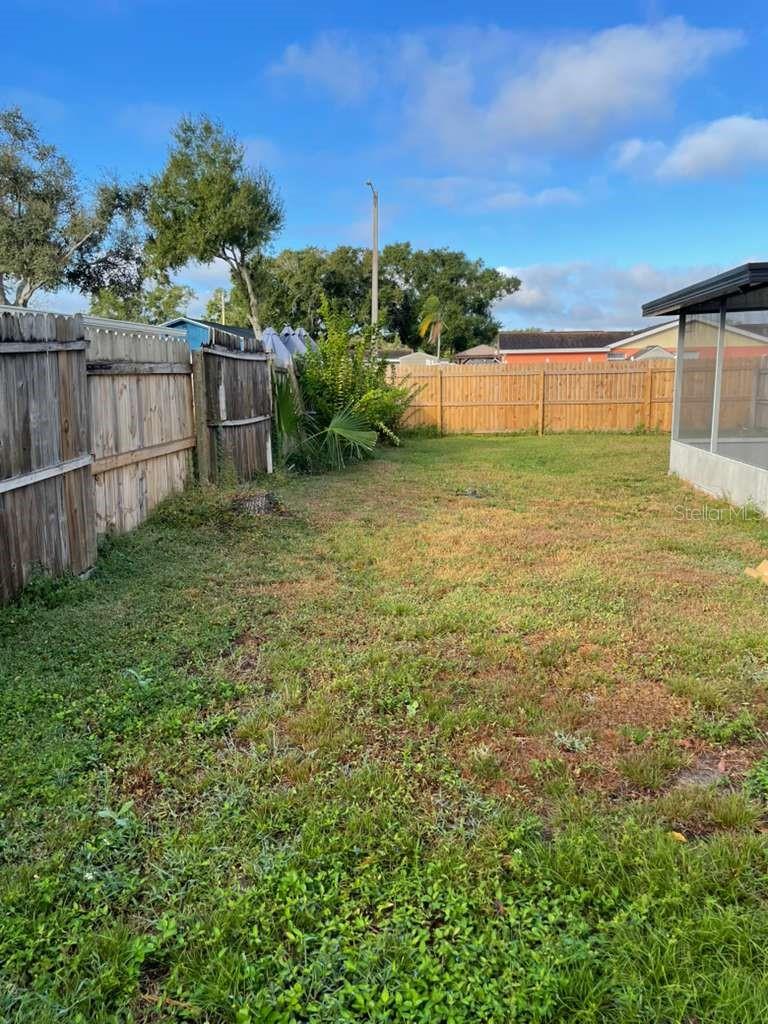 Image 23 of 27 For 10106 Royal Acres Court