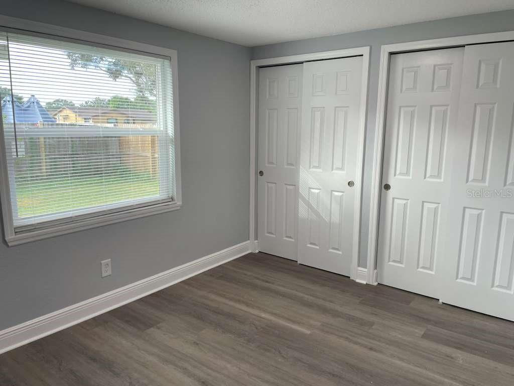 Image 7 of 27 For 10106 Royal Acres Court