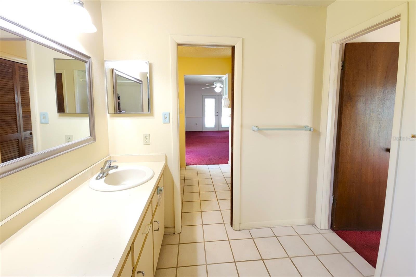 Image 12 of 24 For 1328 Corner Oaks Drive