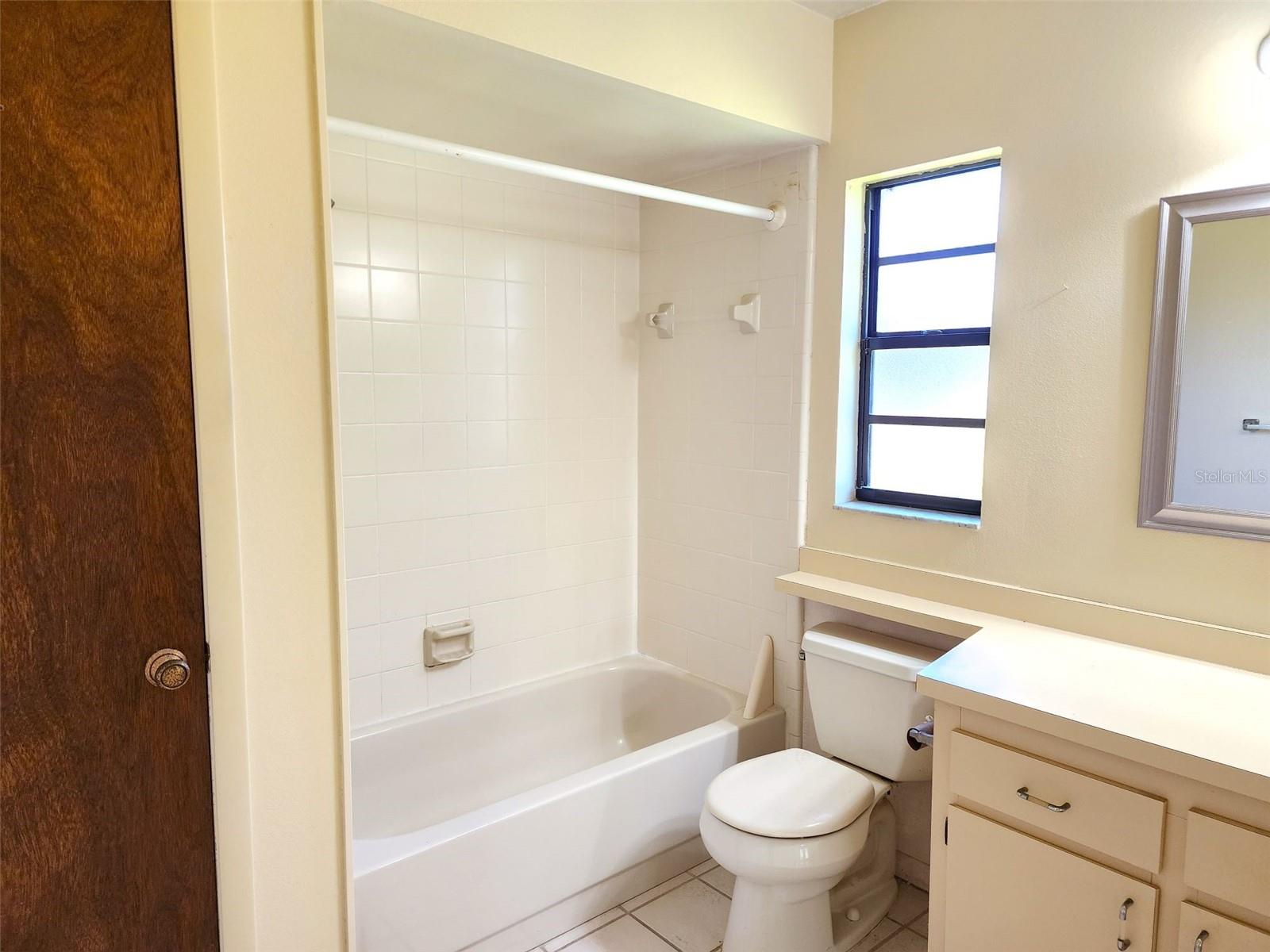 Image 13 of 24 For 1328 Corner Oaks Drive