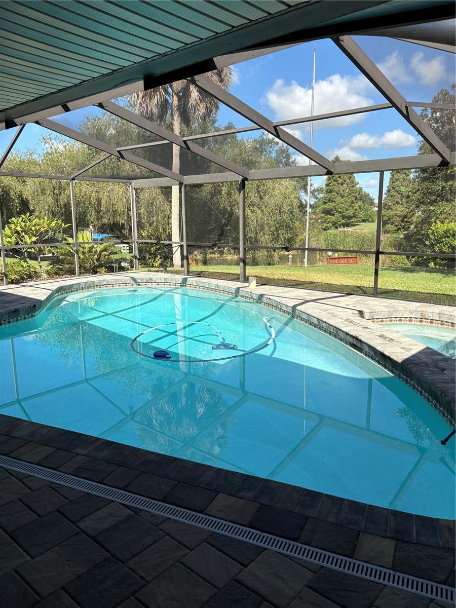 Image 19 of 24 For 1328 Corner Oaks Drive