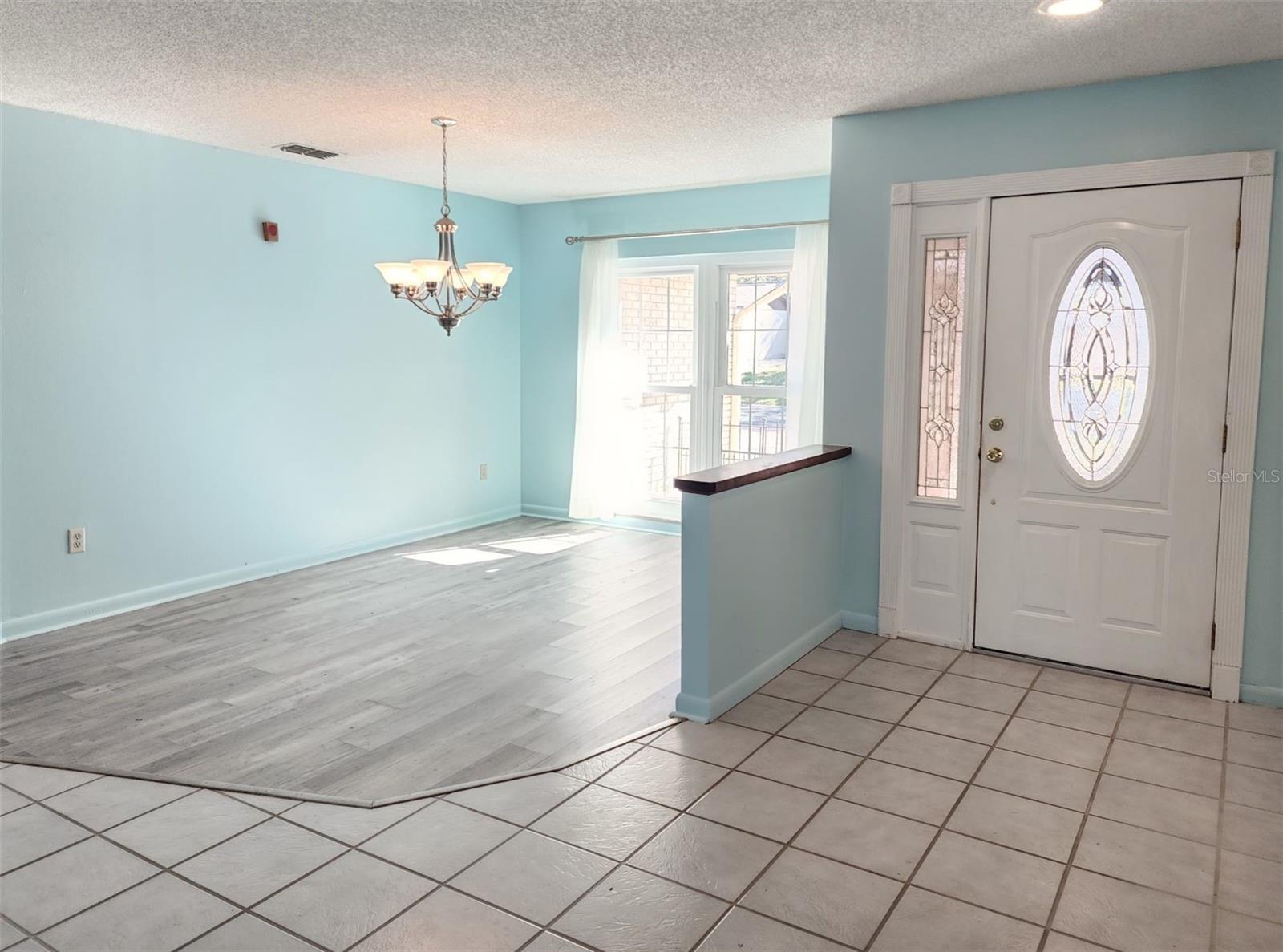 Image 5 of 24 For 1328 Corner Oaks Drive