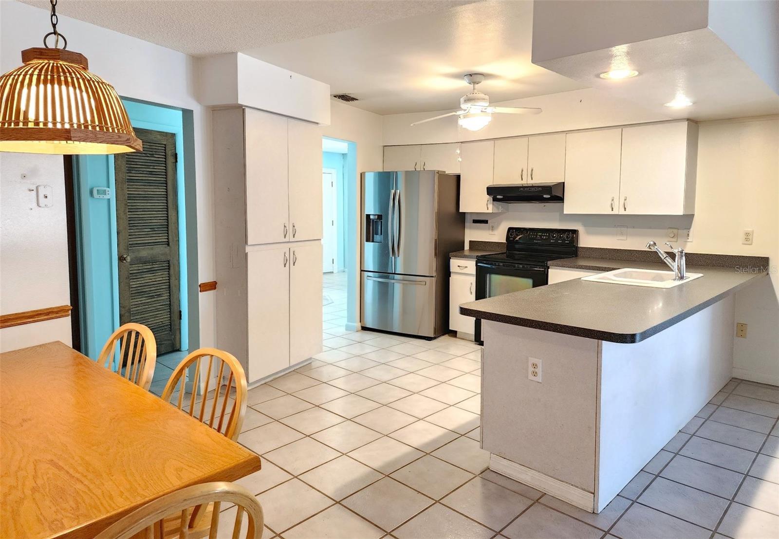 Image 7 of 24 For 1328 Corner Oaks Drive