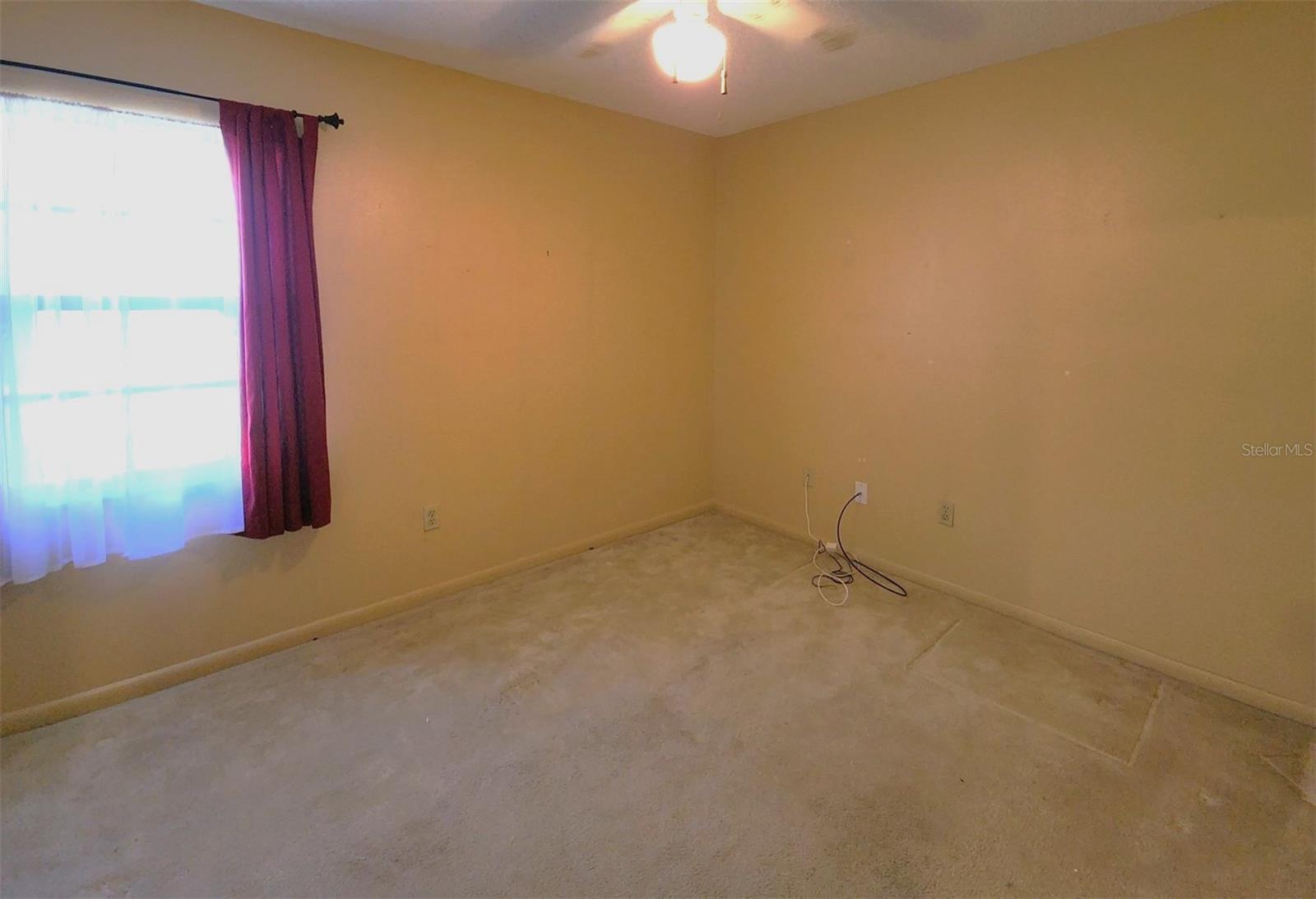 Image 9 of 24 For 1328 Corner Oaks Drive