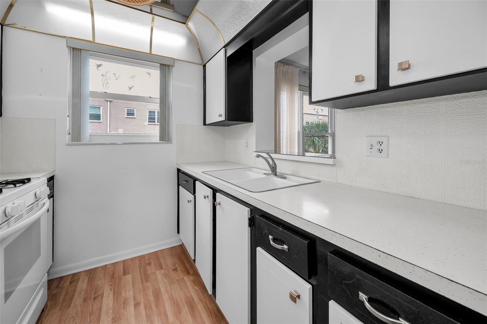 Image 24 of 84 For 5501 80th Street N 405