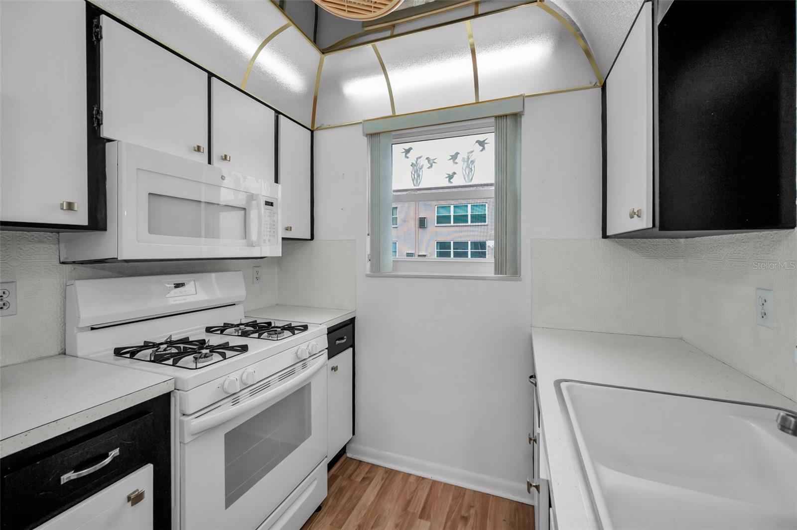 Image 25 of 84 For 5501 80th Street N 405