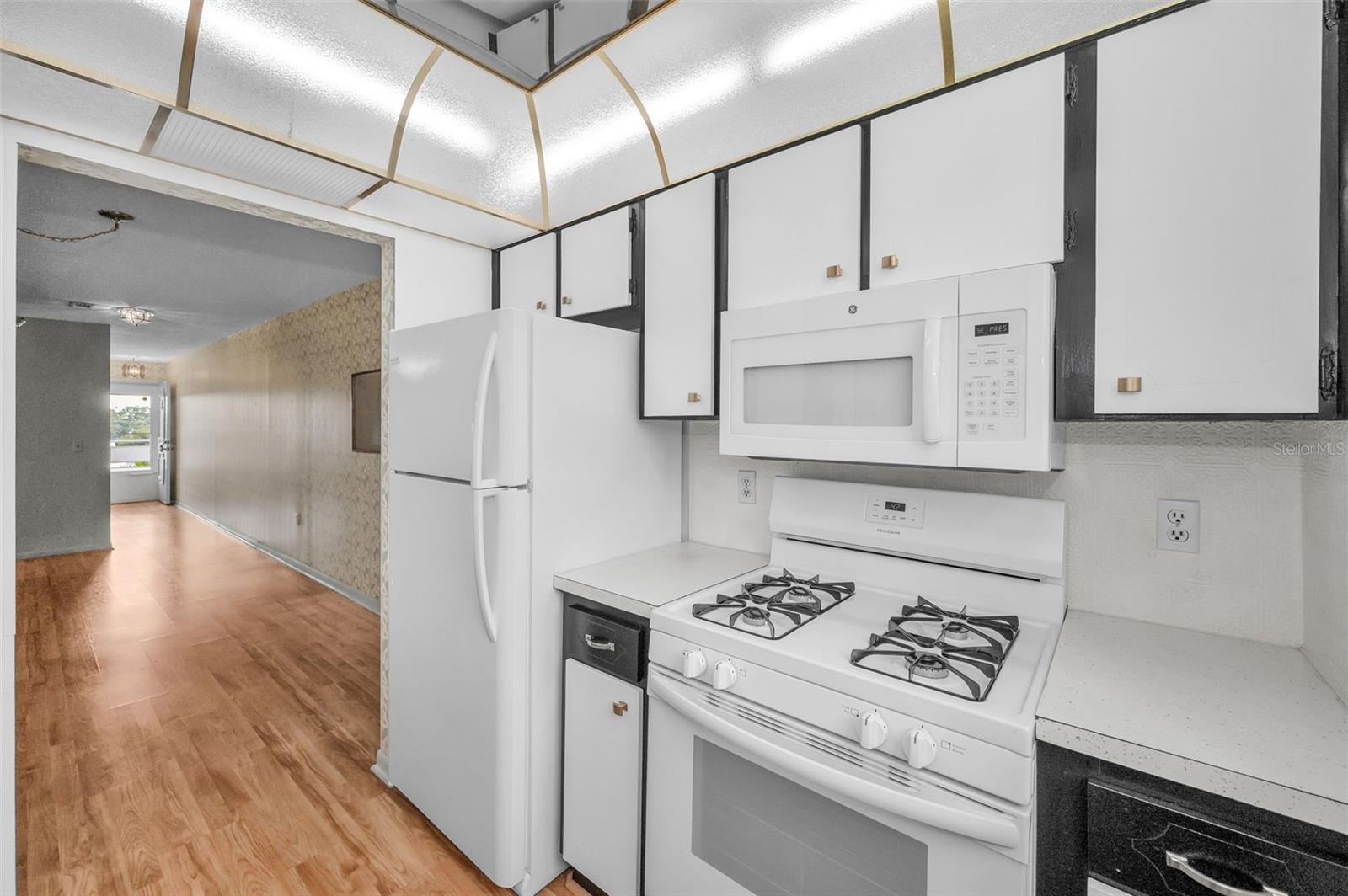 Image 26 of 84 For 5501 80th Street N 405