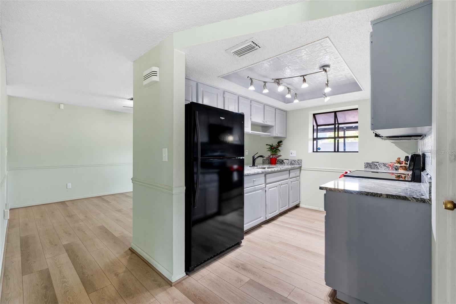 Image 10 of 48 For 10187 122nd Avenue