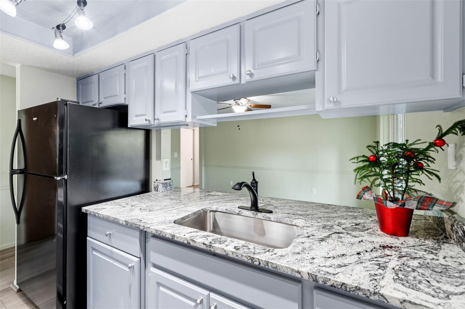 Image 14 of 48 For 10187 122nd Avenue