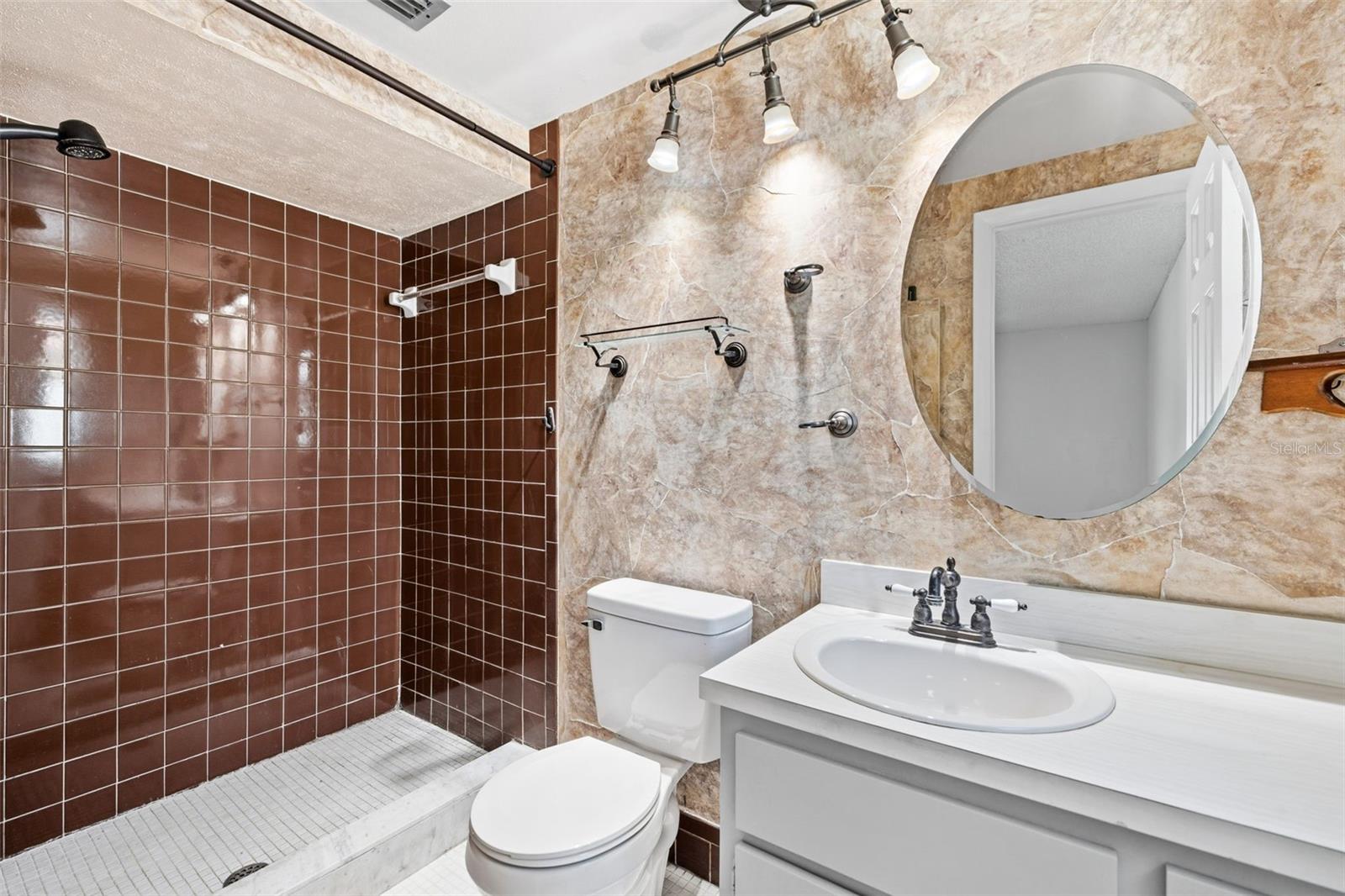 Image 22 of 48 For 10187 122nd Avenue