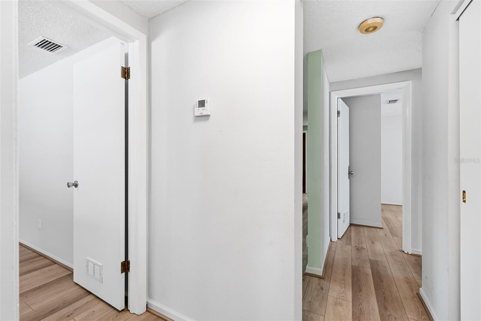 Image 25 of 48 For 10187 122nd Avenue