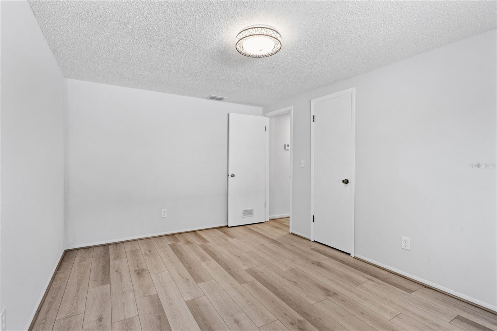 Image 28 of 48 For 10187 122nd Avenue