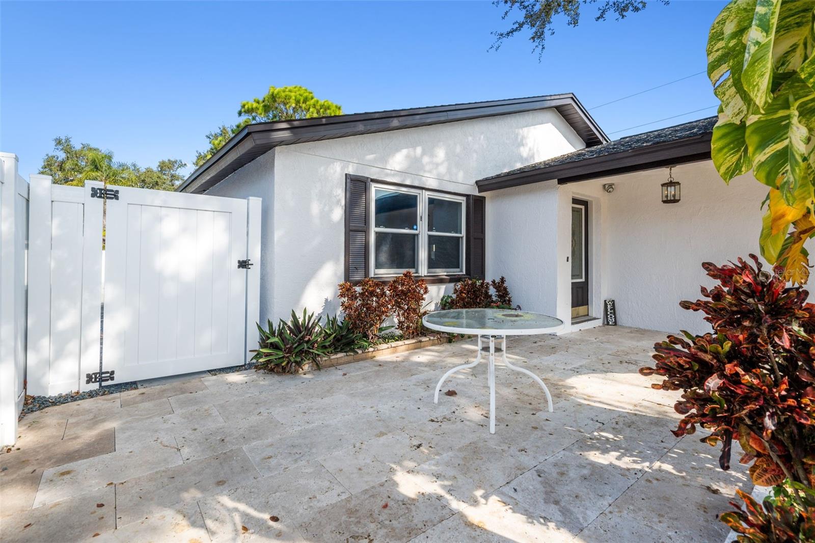 Image 3 of 48 For 10187 122nd Avenue