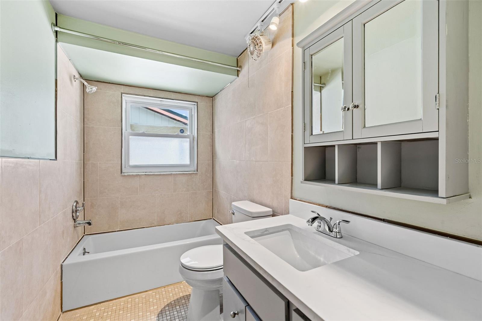 Image 31 of 48 For 10187 122nd Avenue