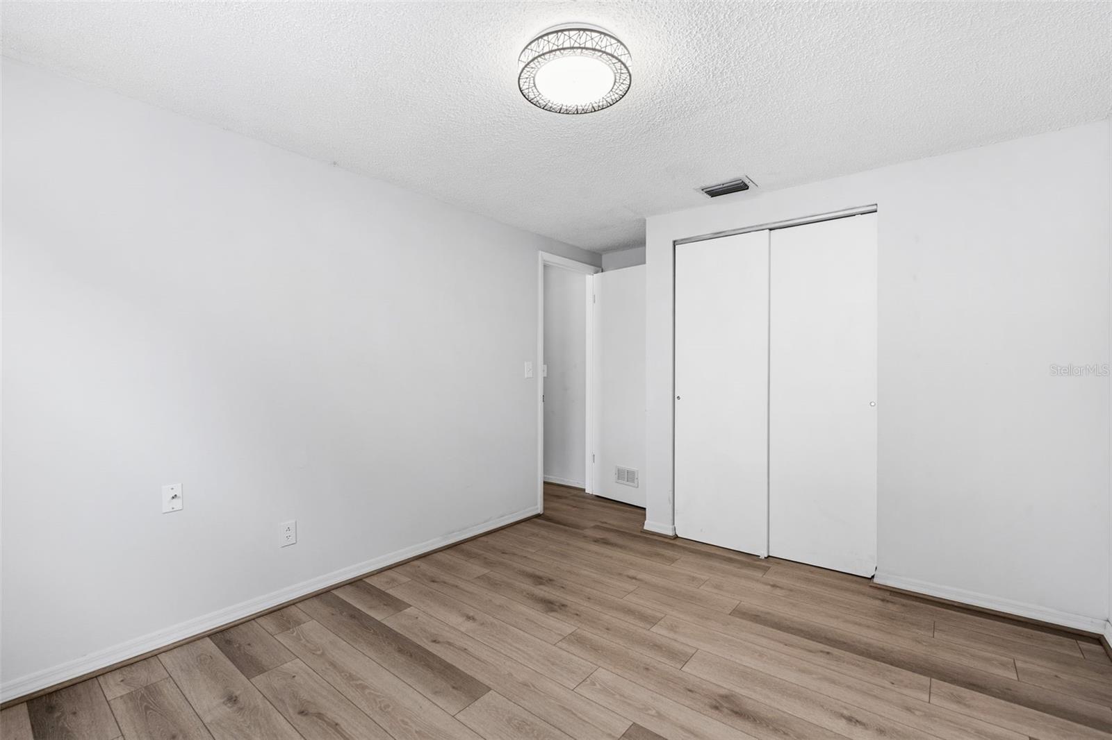 Image 35 of 48 For 10187 122nd Avenue