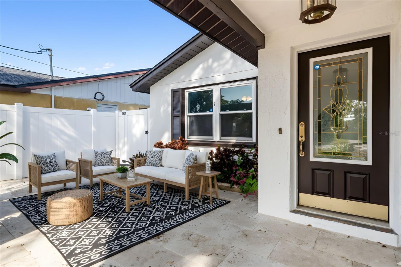 Image 4 of 48 For 10187 122nd Avenue