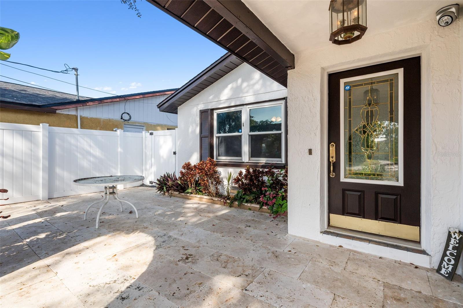 Image 5 of 48 For 10187 122nd Avenue