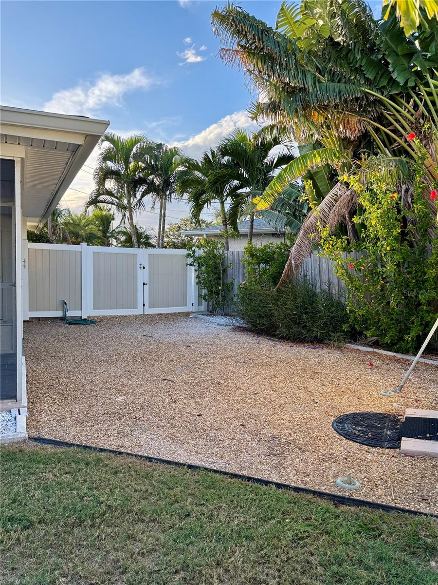 Image 11 of 17 For 745 Sunset Cove