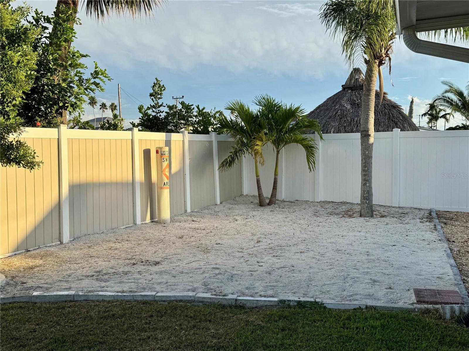 Image 13 of 17 For 745 Sunset Cove