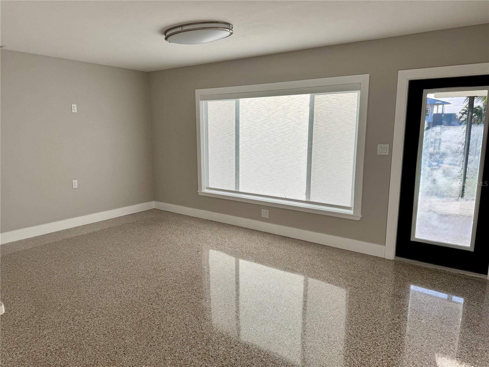 Image 3 of 17 For 745 Sunset Cove