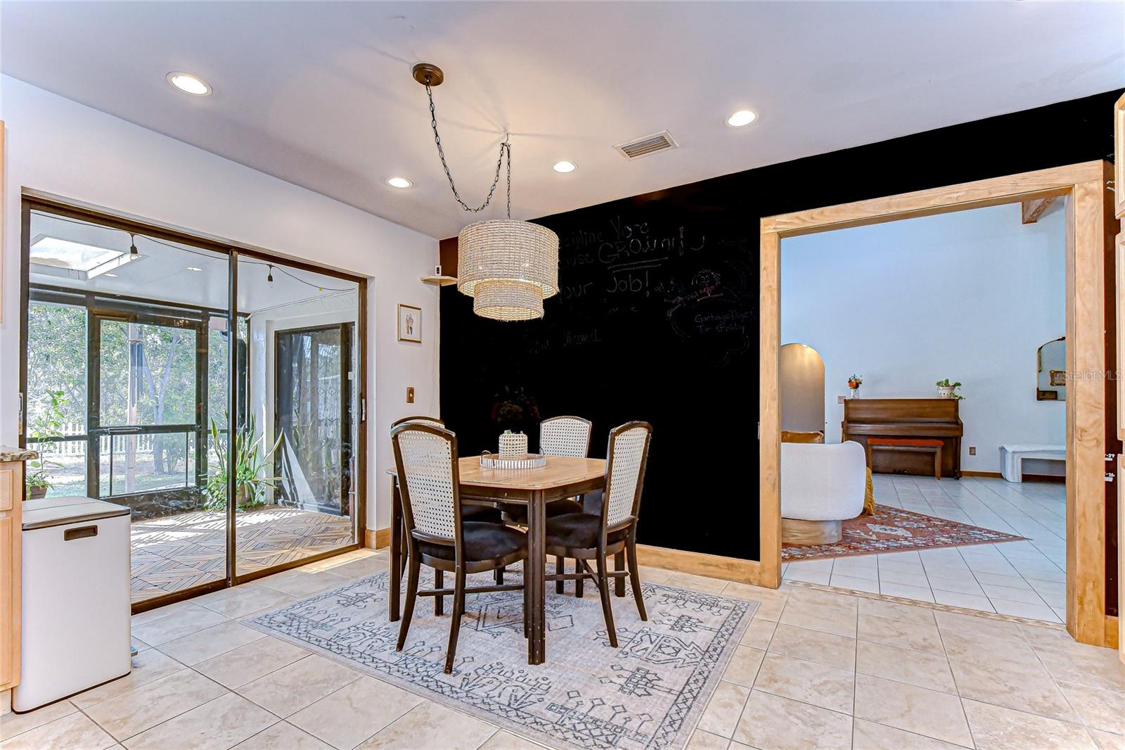 Listing photo id 12 for 4705 Fernstone Court