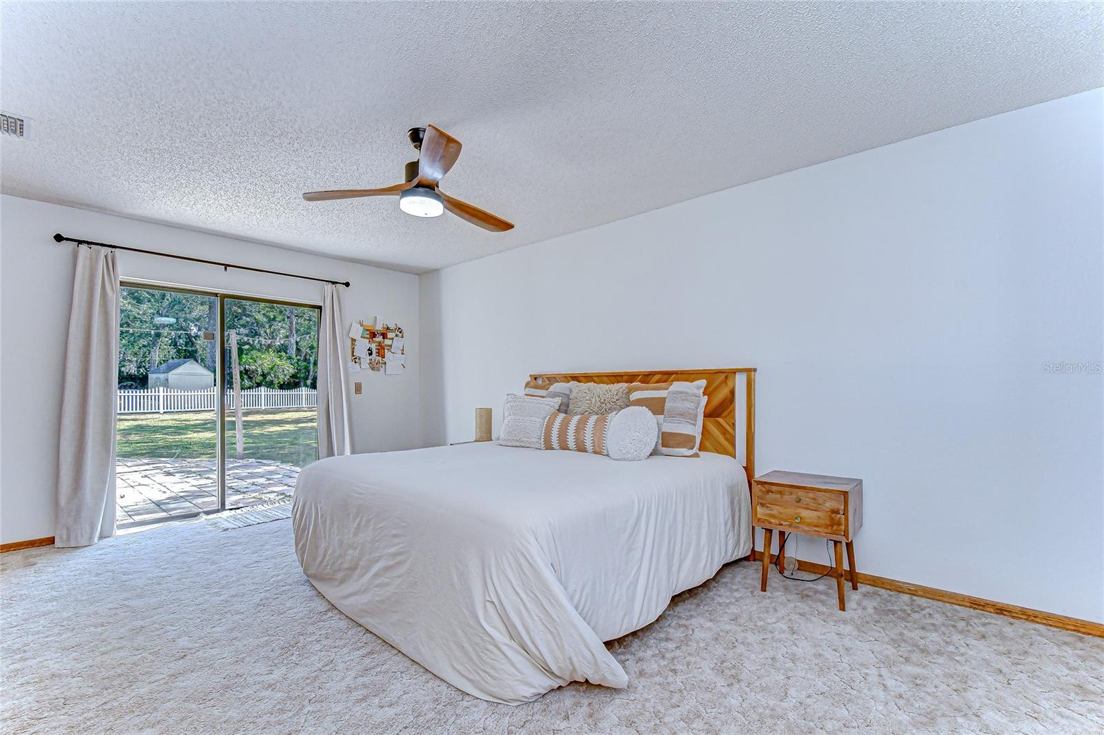 Listing photo id 13 for 4705 Fernstone Court