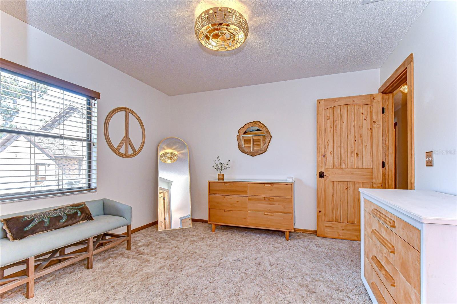 Listing photo id 15 for 4705 Fernstone Court